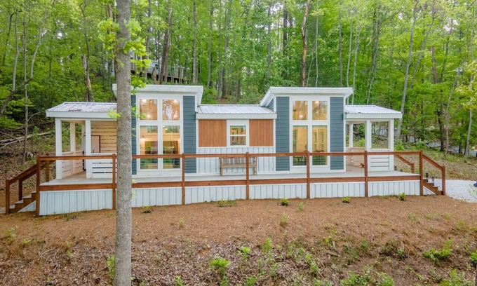 Franklin House | Hidden Pines Stunning Tiny Home