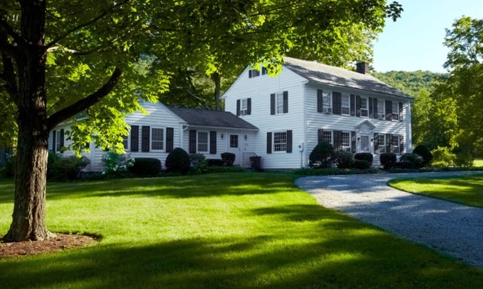 West Arlington House | Hidden Pond Farm 300 Acre Paradise directly on Famed Batten Kill River