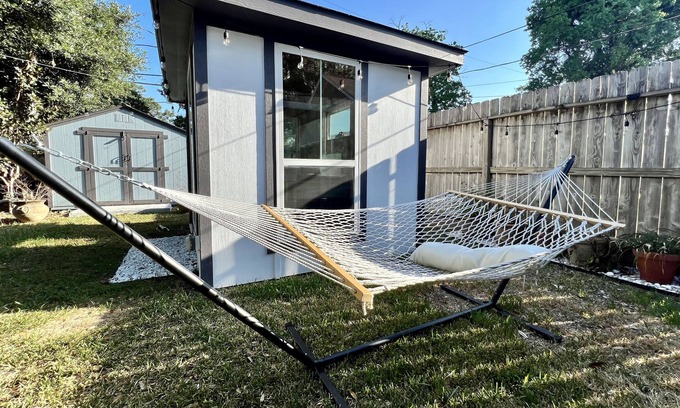 Garden Oaks Apartment | Hidden Studio in the Enchanting oak forest area
