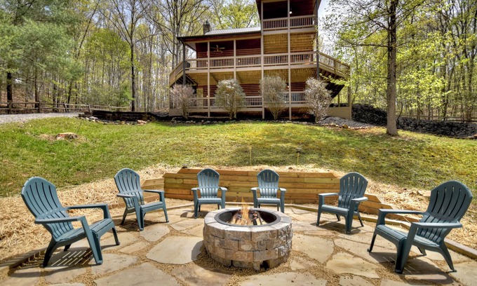 Copperhill Cabin | Hidden Tranquility | Fire Pit | Hot Tub | Pool Table