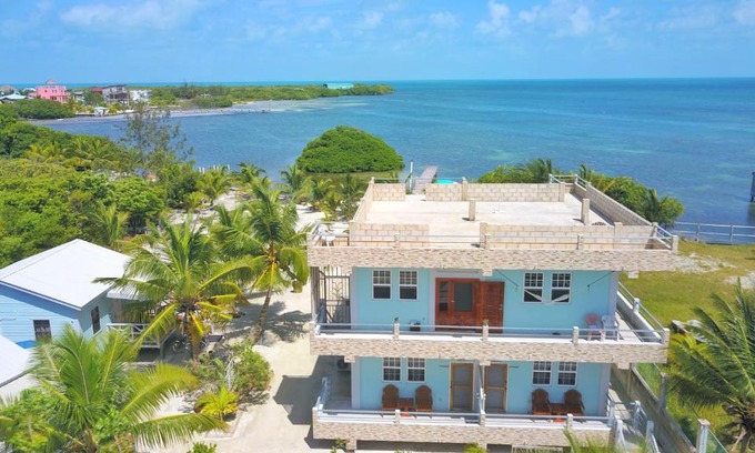 Caye Caulker Apartment | Hidden Treasure Vacation Home Bay Blue Suite 2