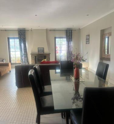Plumstead House | Hidden weaver