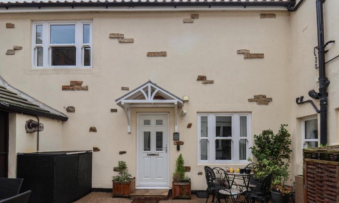 Whitby House | Hideaway Cottage