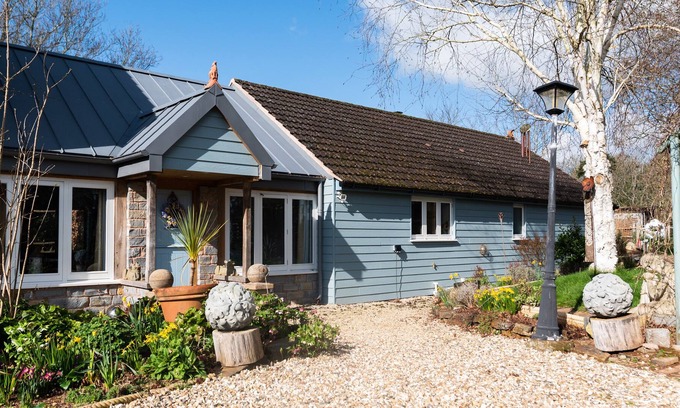 Kingston St Mary Cottage | HIDEAWAY HOUSE, pet friendly, luxury holiday cottage in Taunton