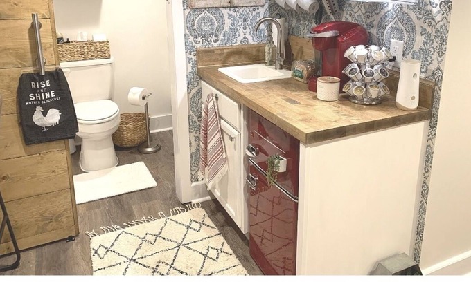 Spring Hill Apartment | HideAway Retreat Apartment - FREE POOL PASS for 2!