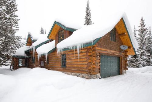 Big Sky House | Hideout Nature Lodge at Big Sky Resort
