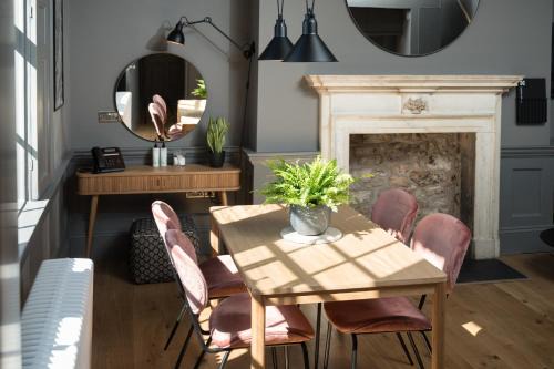 Bath City Centre Apartment | Hiding Space - Trim Street Apartments