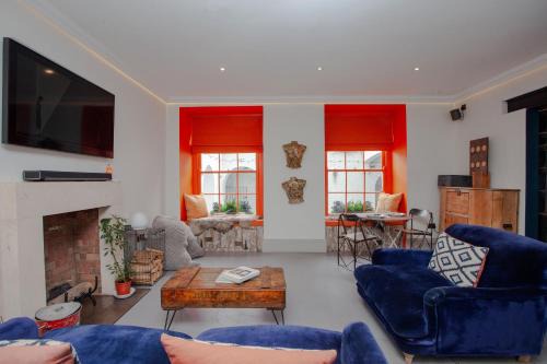 Clifton Apartment | Higgihaus Apt 1 #36-37 Royal York Crescent