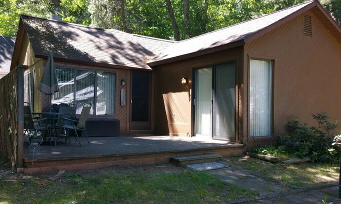 Higgins Lake Cabin | Higgins Lake Cabin ! Come enjoy the last warm days of summer.