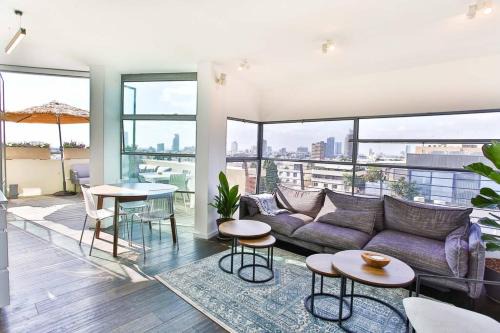 Tel Aviv City Center Apartment | High End 3BD TLV Rooftop Duplex