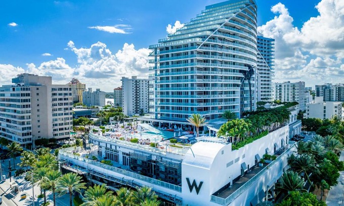 Central Beach Apartment | High Floor Luxury 2BR 2BA, Sleeps 6, Resort Access - Horizon by HomeStakes Stays