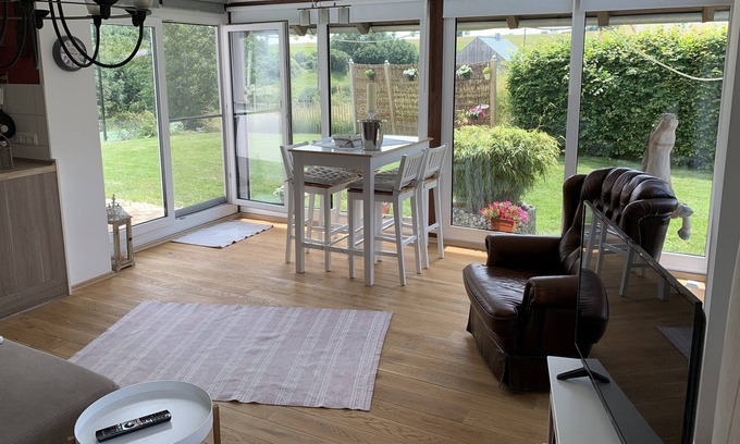 Utzerath Apartment | High-quality apartment large garden, sauna, quiet area between Nürb ring and down