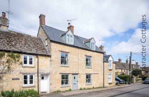 Milton-under-Wychwood House | High Ridge