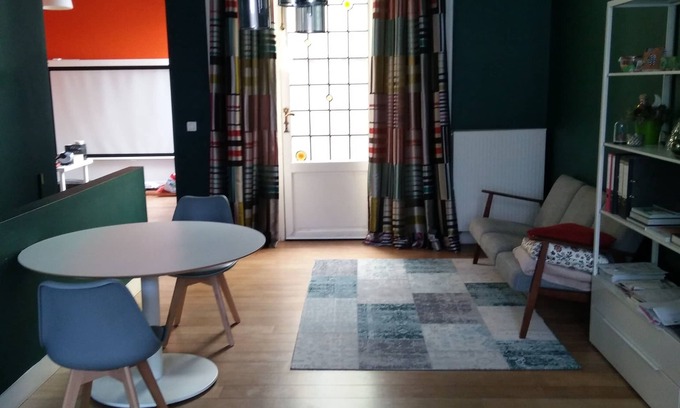Ukkel Apartment | High roof. Cozy two bedroom