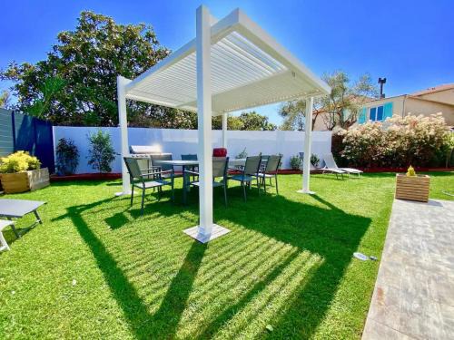 Plaine de la Brague Apartment | High Standing! 200m2 Private Garden Jacuzzi Sun Bed & Interior Spa