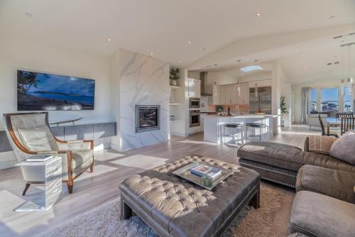 Old Town House | High Tide Haven - Hot Tub Harbor Views