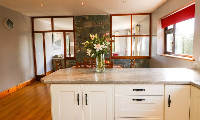 Kenmare Cottage | High View