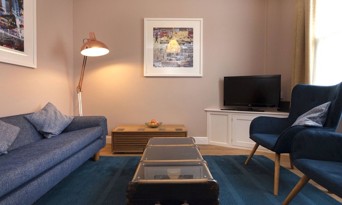 West Bridgford Apartment | Highfield Grove - a serviced house that sleeps 4 guests in 2 bedrooms