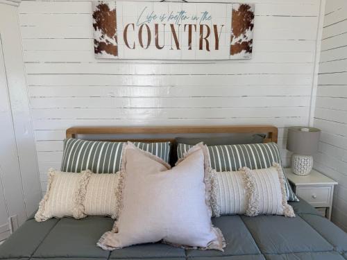 Kooroongarra House | Highland Cattle Farmstay at Narraburra - entire house