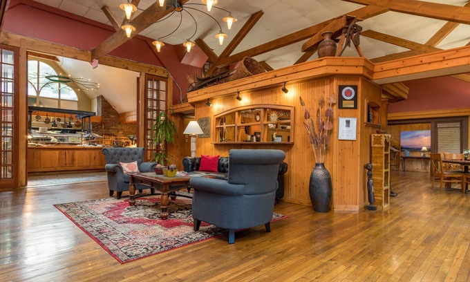 Flat Rock Cabin | Highland Lake Inn & Resort