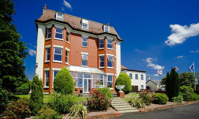 Llandrindod Wells House | Highland Moors