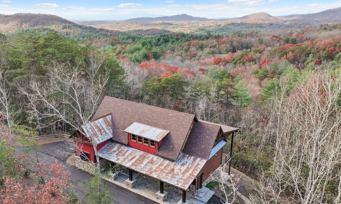 Morganton Cabin | Highland Red House - NEW construction luxury lodge with Mountain Views