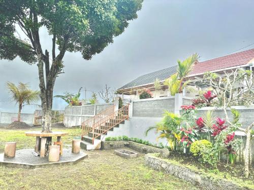 Besakih Cabin | Highland Santi Homestay