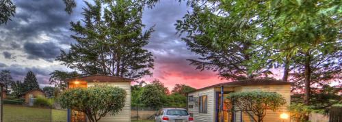 Armidale Hotel | Highlander Van Village