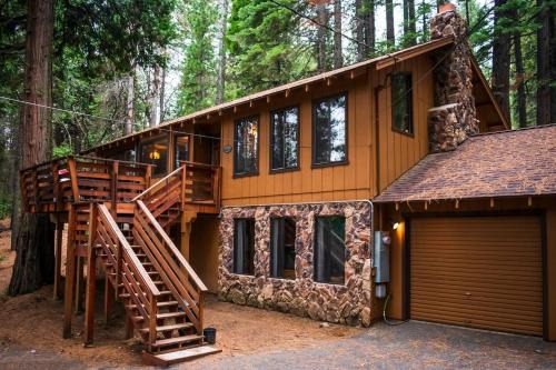 Arnold Ski Chalet | HighlandHouse