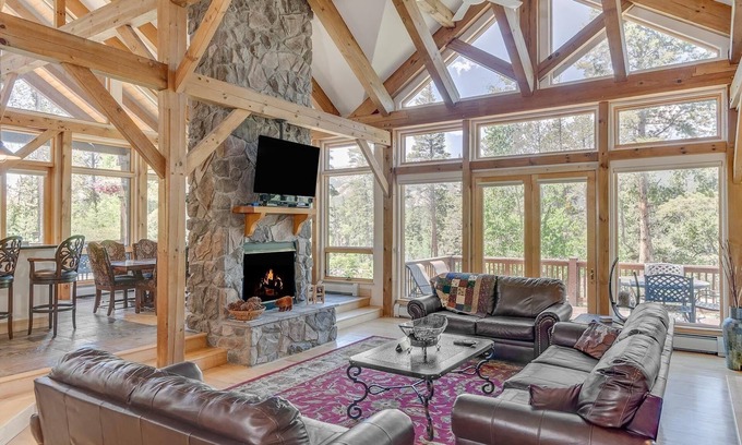 The Highlands House | Highlands Luxury Mnt Home, All Ski Run Views, Close to Gondola, Free VIP Shuttle
