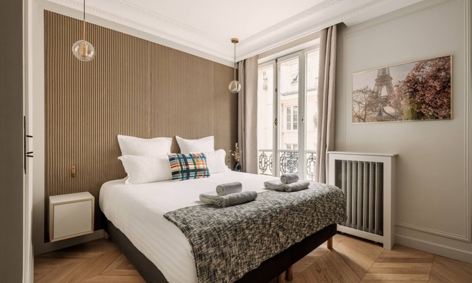 Les Halles Apartment | HIGHSTAY - Luxury Serviced Apartments - Rue de Rivoli
