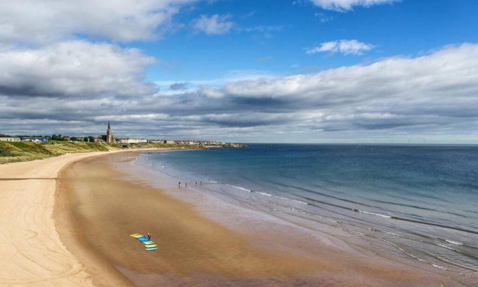 Whitley Bay Apartment | Hightide Seaside Apartment with Beach & Spanish City Views