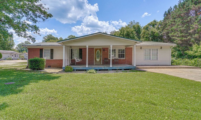 Winona House | Hike, Fish & Ride: Pet-Friendly Huntsville Home