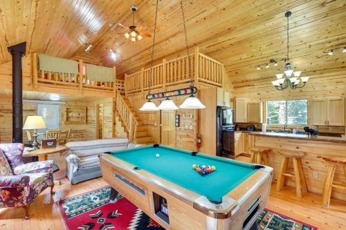 Deadwood House | Hike, Unwind and Bring Your Pet Deadwood Cabin!
