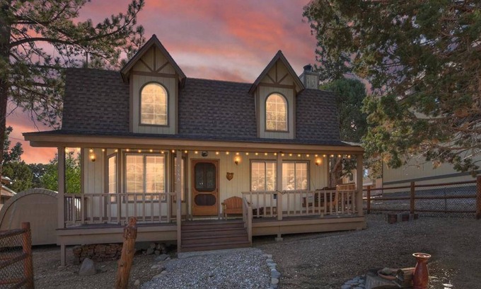 Woodlands Cabin | Hikers Haven