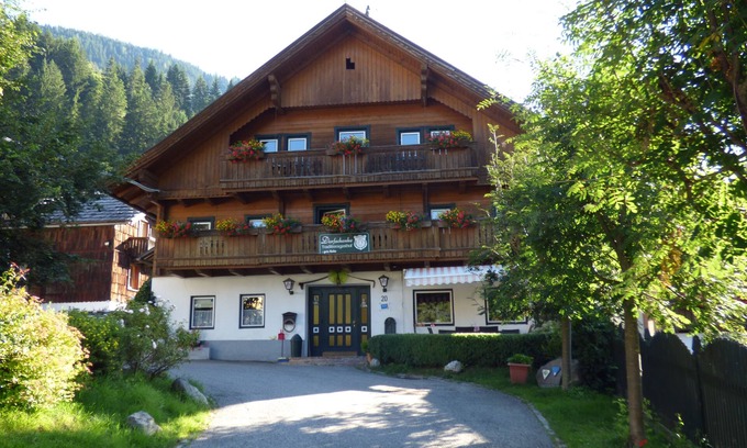 Stall Apartment | Hiking, outdoor activity and fishing are the highlights of the Village Inn