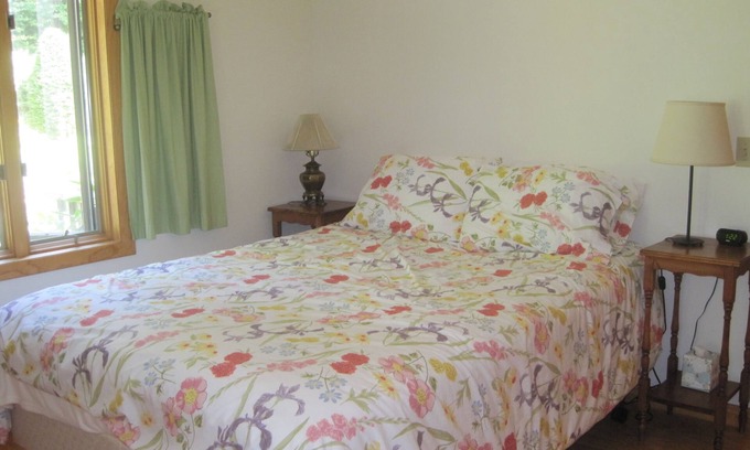 Oxford House | Hiking, swimming, chef's kitchen, sunsets, on Maine's clearest lake