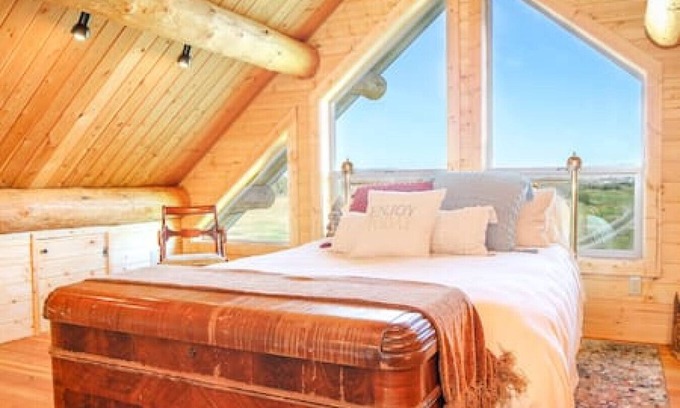 North Powder Cabin | Hill Cabin Hideaway, Romantic! Country Cabin for 2