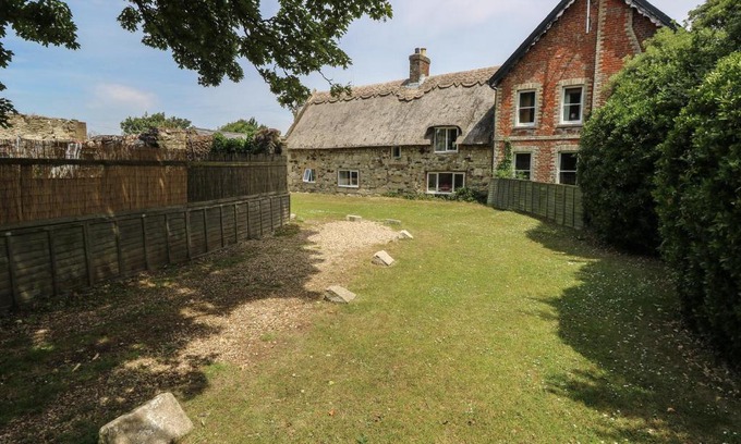 Freshwater House | Hill Farm Cottage