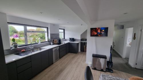 Hill Head House | Hill Head - Large cottage with sea views - 5 bed, slp 10