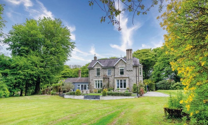 Ludchurch House | Hill House Country Estate - Princes Gate, Narberth