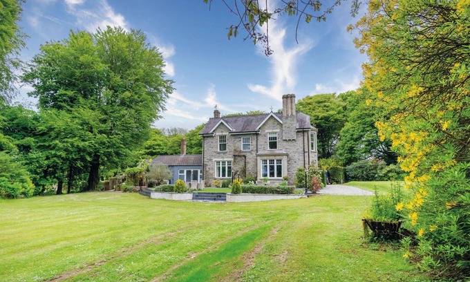 Ludchurch House | Hill House Country Estate - Princes Gate