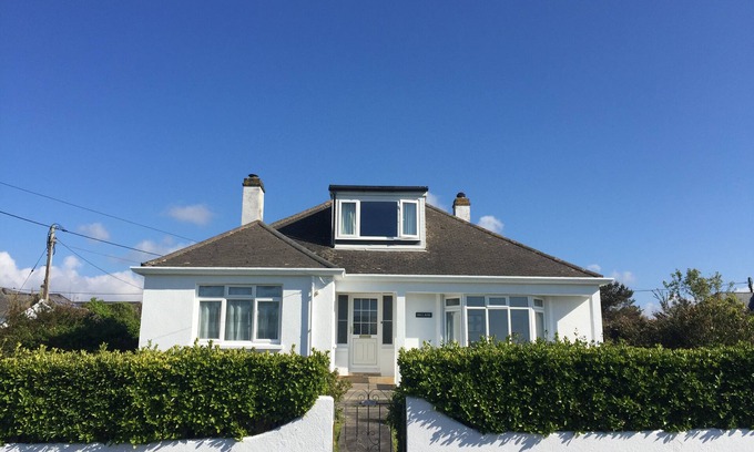 Trevone Cottage | Hill Rise - Cottage In beautiful Trevone Bay, Near Padstow, North Cornwall