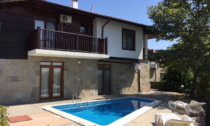 Sunny Beach Villa | Hill Top Villa near to Sunny Beach with 4 Bedrooms, Private Pool and WIFI