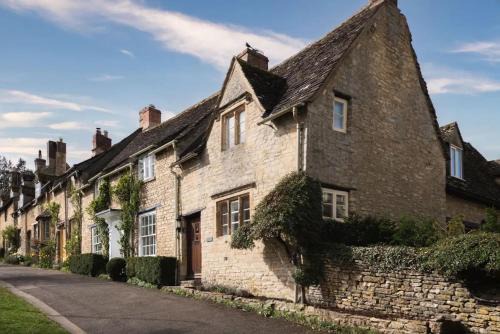 Burford House | Hill View
