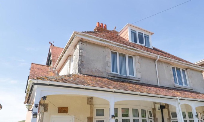 Swanage House | Hill View