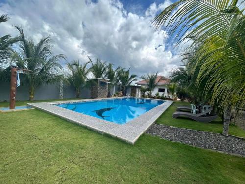 Dauis House | Hill View Home Stay