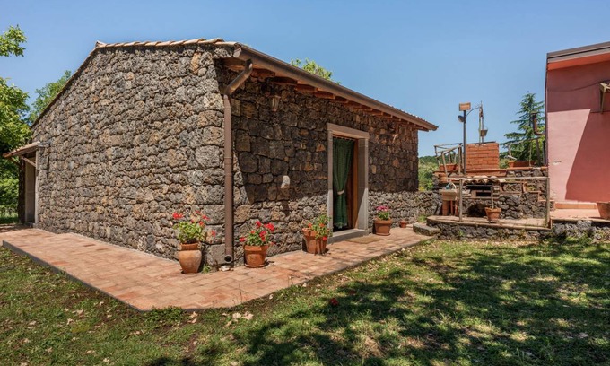 Maletto House | Hill-View Villa in Maletto with Garden