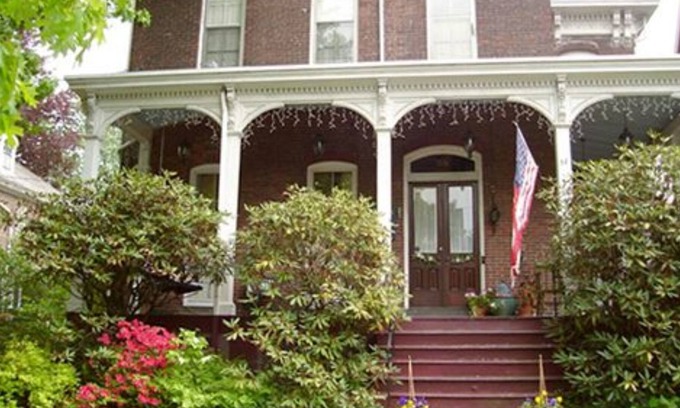 Wilkes-Barre Bed & Breakfast | Hillard House Inn