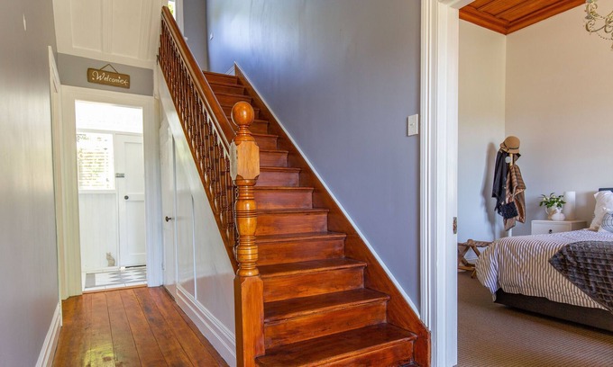 Hospital Hill Villa | HillCrest Haven in Leafy Green Surroundings